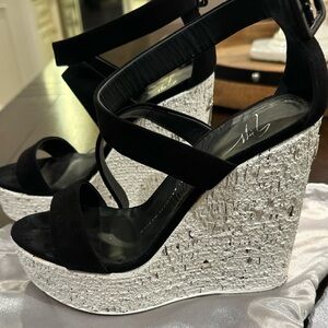 Giuseppe Zannoti Elegant Black and Silver Wedges